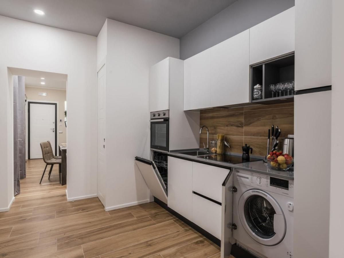 The Best Rent - Modern Three-Bedroom Apartment A Few Steps From The Colosseum エクステリア 写真