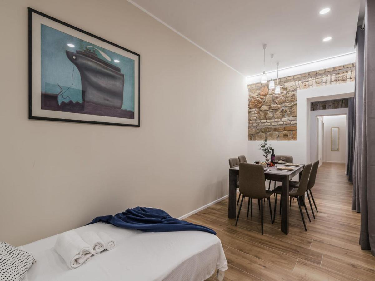 The Best Rent - Modern Three-Bedroom Apartment A Few Steps From The Colosseum エクステリア 写真