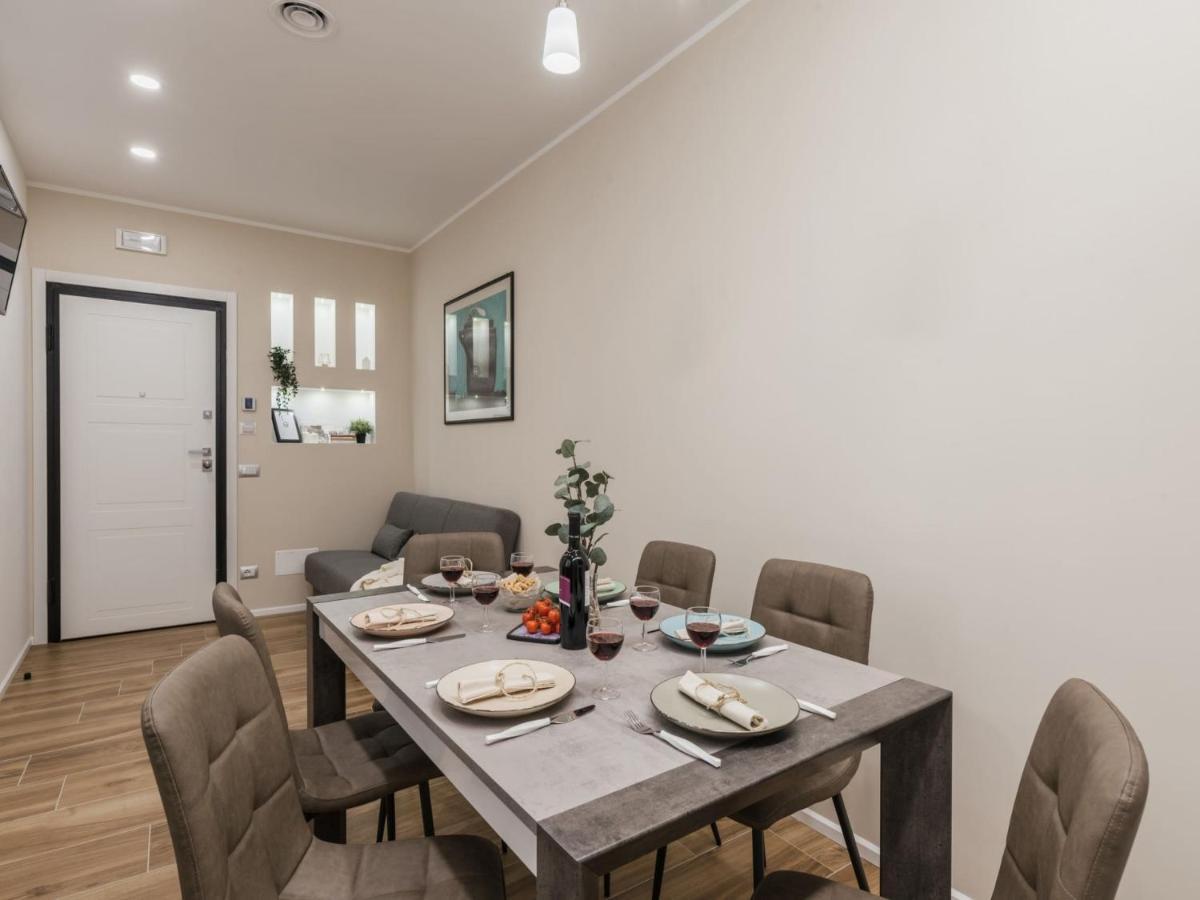 The Best Rent - Modern Three-Bedroom Apartment A Few Steps From The Colosseum エクステリア 写真