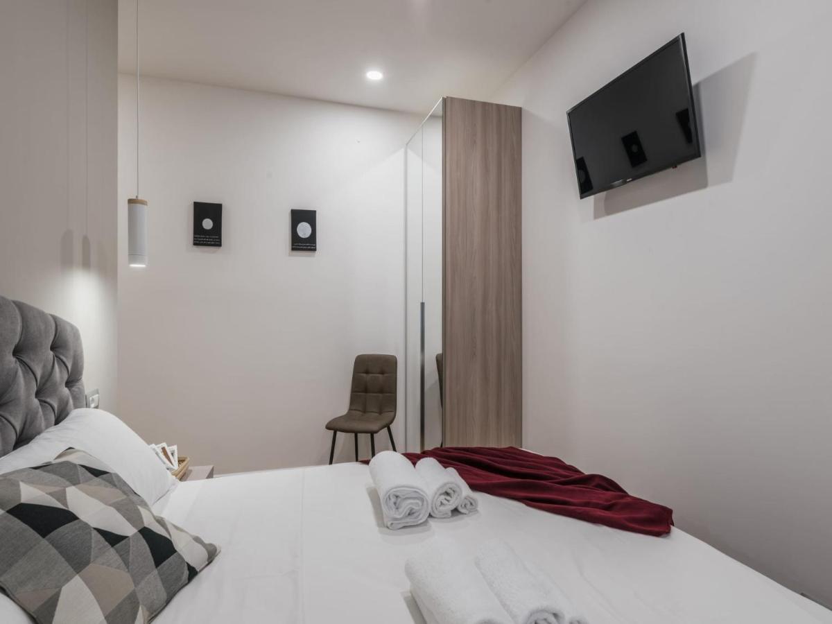 The Best Rent - Modern Three-Bedroom Apartment A Few Steps From The Colosseum エクステリア 写真